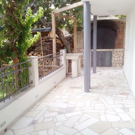 Appartamento Pavlic 2 Omiš Esterno foto