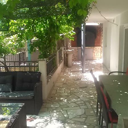 Appartamento Pavlic 2 Omiš Esterno foto